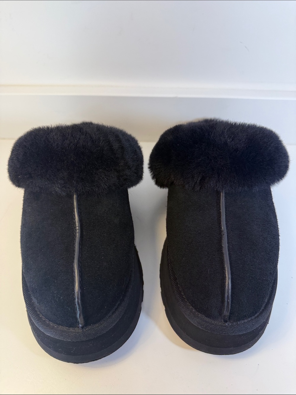 UGG Women’s Black Disquette Sheepskin Cuff Slippers - Size 8
